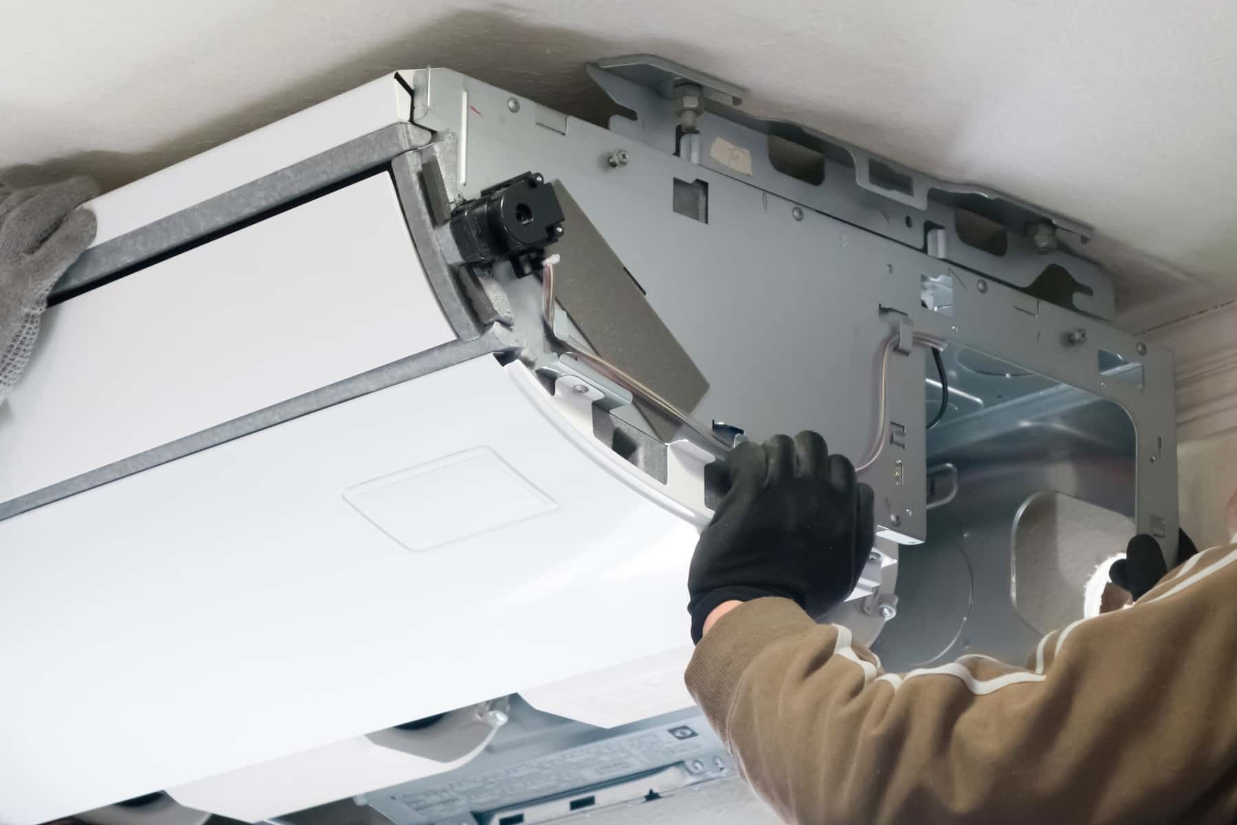 エアコンが壊れた場合の対処法と修理判断