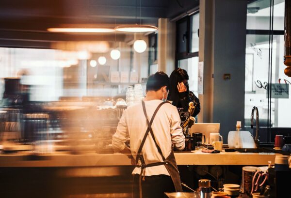 飲食店の開業に必要な厨房設備とは？機器や什器、空調設備についても解説