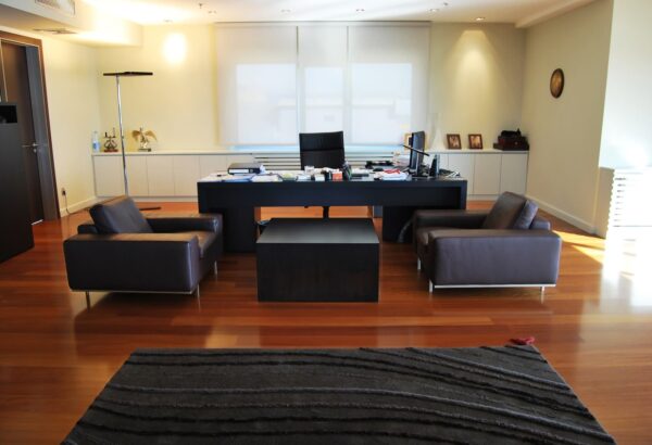 社長室のレイアウトで重要なポイントとは?セキュリティや機能や快適性を含めて解説