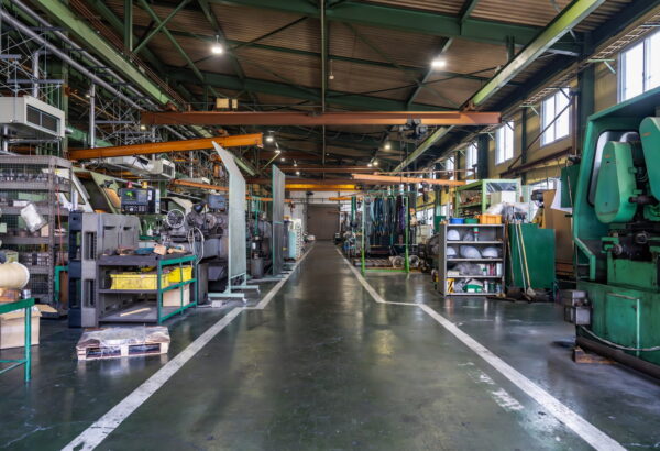 工場の断熱と遮熱対策で室内の快適性を向上!断熱や遮熱に必要な製品・種類を解説