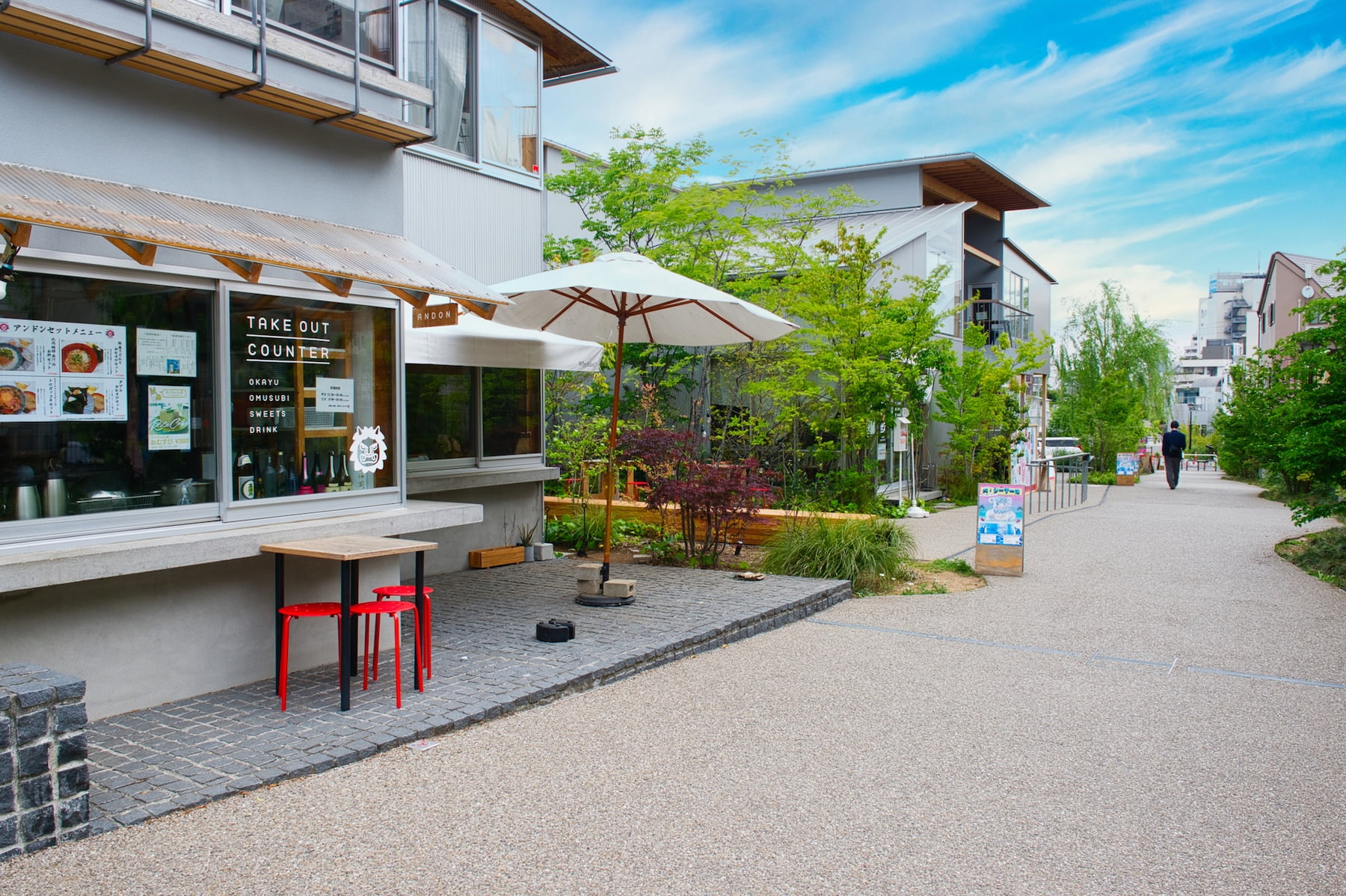 10坪の小規模店舗でも狭さを感じさせない設計方法