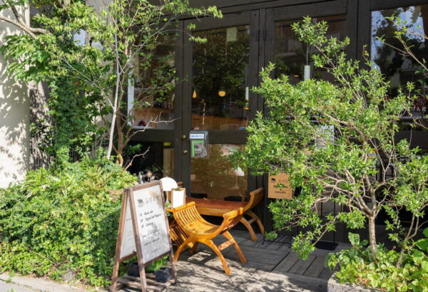 ブックカフェの内装を作る方法は?設計内容や施工、コンセプトについて解説