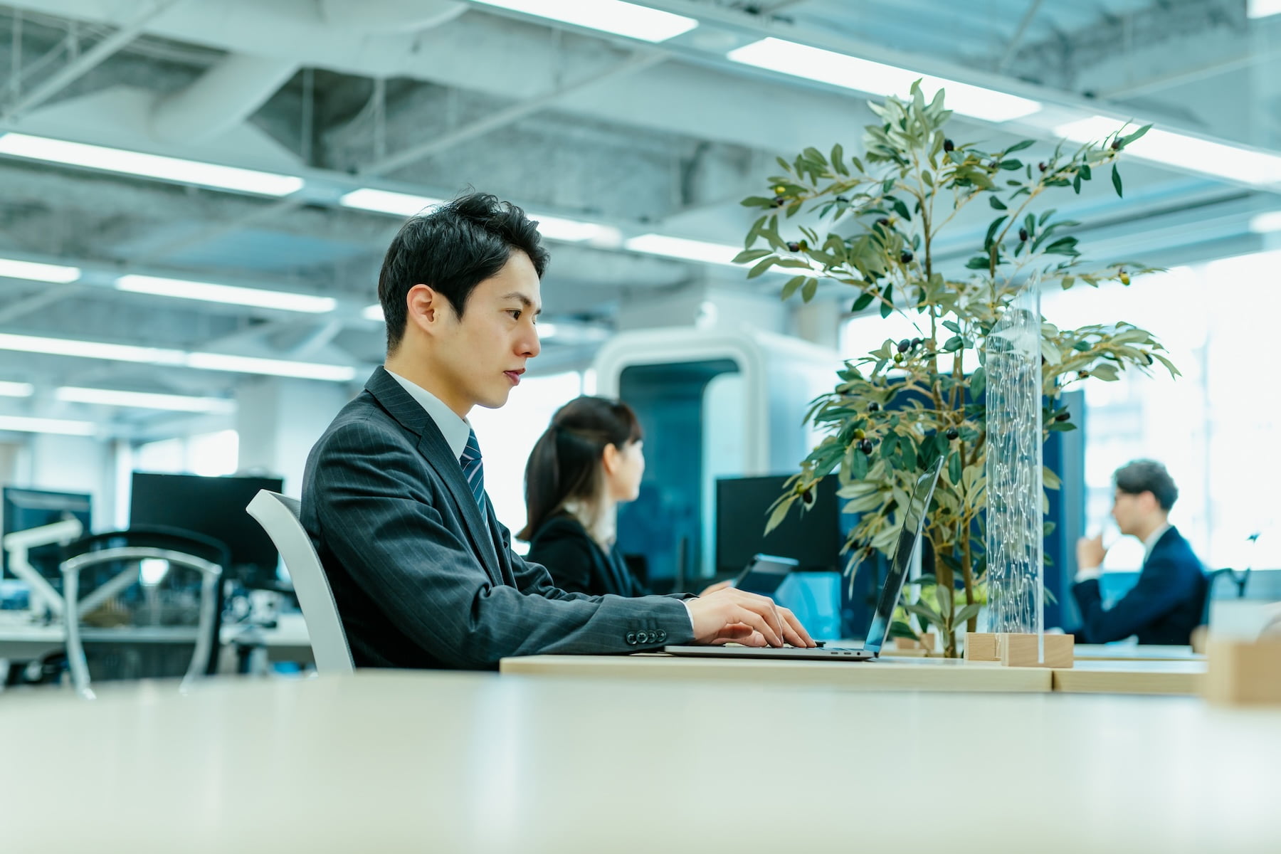 人数と面積に連動する消防法の対応