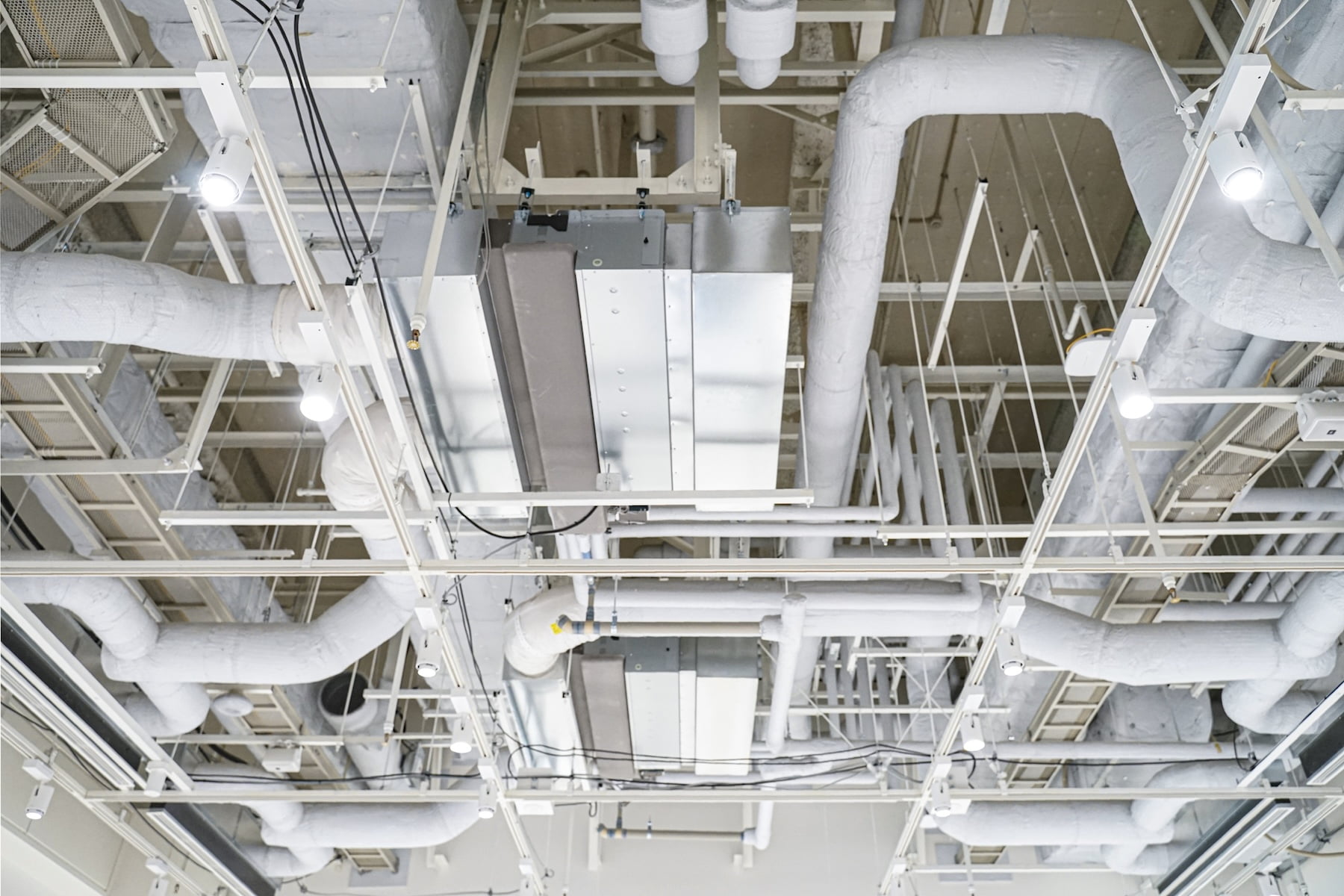 現場の熱気・粉塵を停滞させない空気の流れの構築