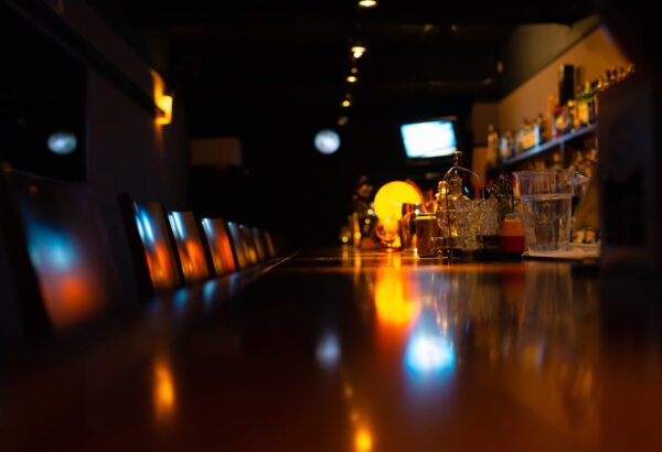 スナックの内装デザインはこうする！映える空間づくりで成功するための設計ポイントを解説