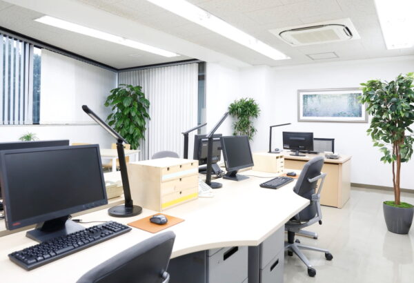小規模なオフィスのデザインどうしたらいい？参考にしたいレイアウトやデザインのポイントを解説