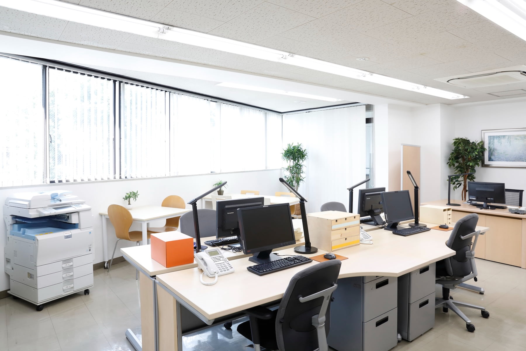 小規模オフィスにおける面積と通路基準