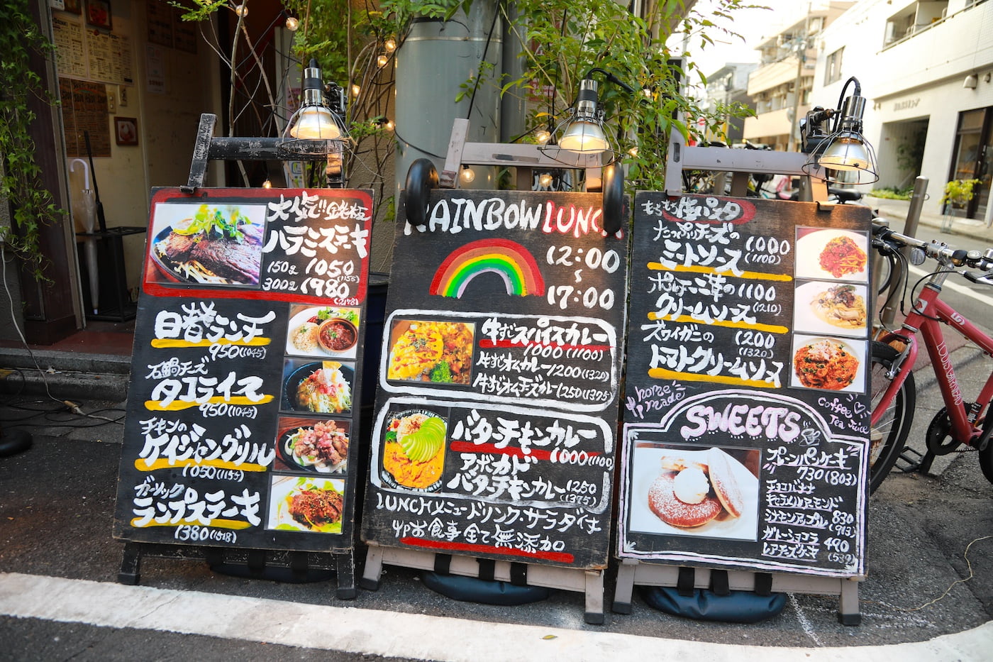 思わず足が止まる！「見やすさ」と「おしゃれ」を両立させる工夫